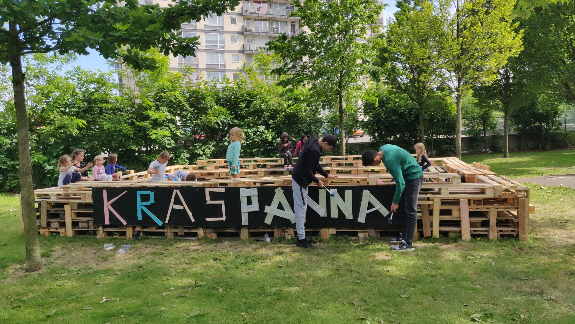 Kras Berchem bouwt eigen pannaveld