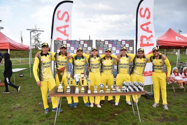 Jongeren integreren door Cricket