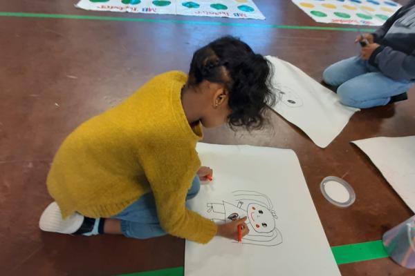 Kinderen leren al spelend over hun emoties praten