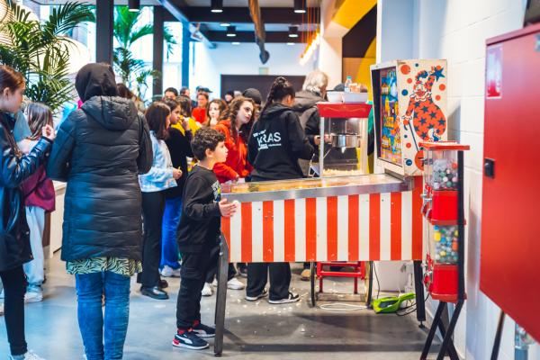 Scratch opent feestelijk de deuren!