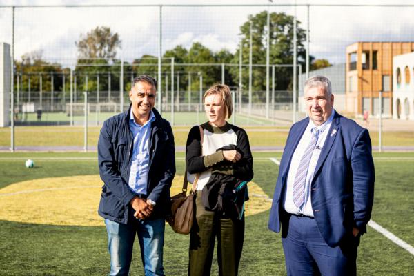 Jonge nieuwkomers leren Nederlands in het Sport & Taal-project