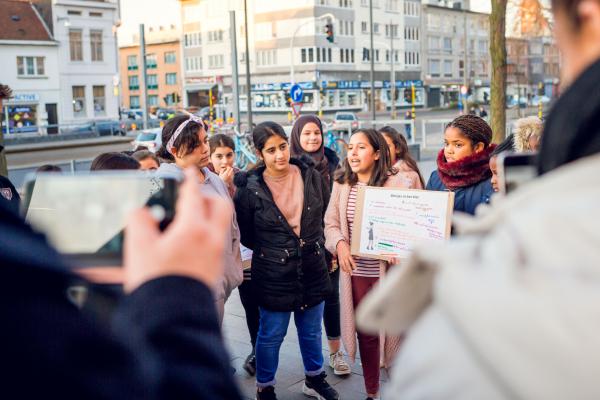 Kielse meisjes brengen de noden van hun wijk in kaart